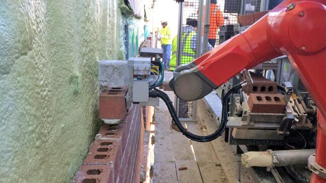 機器人將首先取代這7類工作 搬磚工危險了